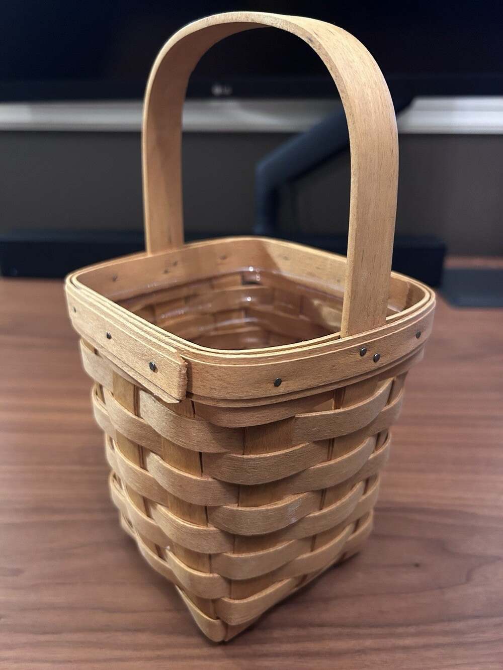 '96 Longaberger Handwoven Basket Vintage USA Swing Handle w Plastic Liner Signed